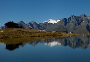Zupalsee mit Zupalsee Hütte auf dem Lasörling Höhenweg